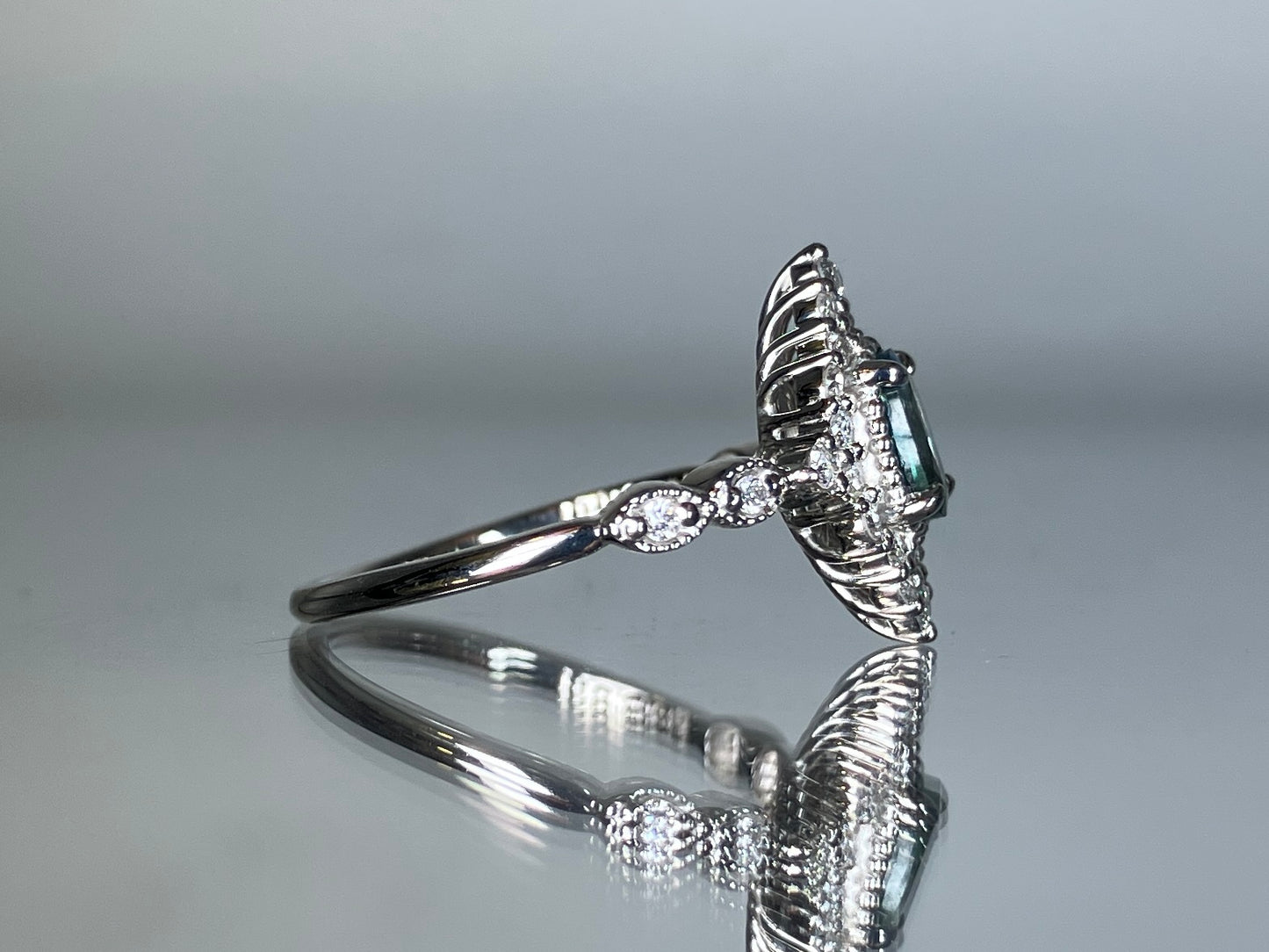 アレキサンドライト 0.61ct GIA鑑別書 D0.31ct PT900 4.1g 指輪 （JP14号） サイズ直し無料 6248S