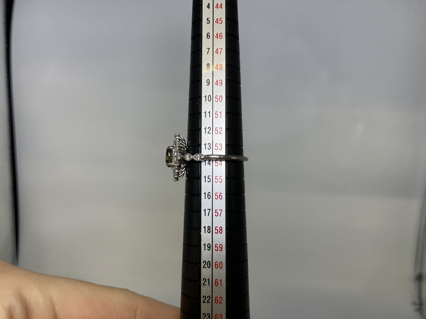 アレキサンドライト 0.91ct GIA鑑別書 D0.31ct PT900 4.3g 指輪 （JP14号） サイズ直し無料 4787S
