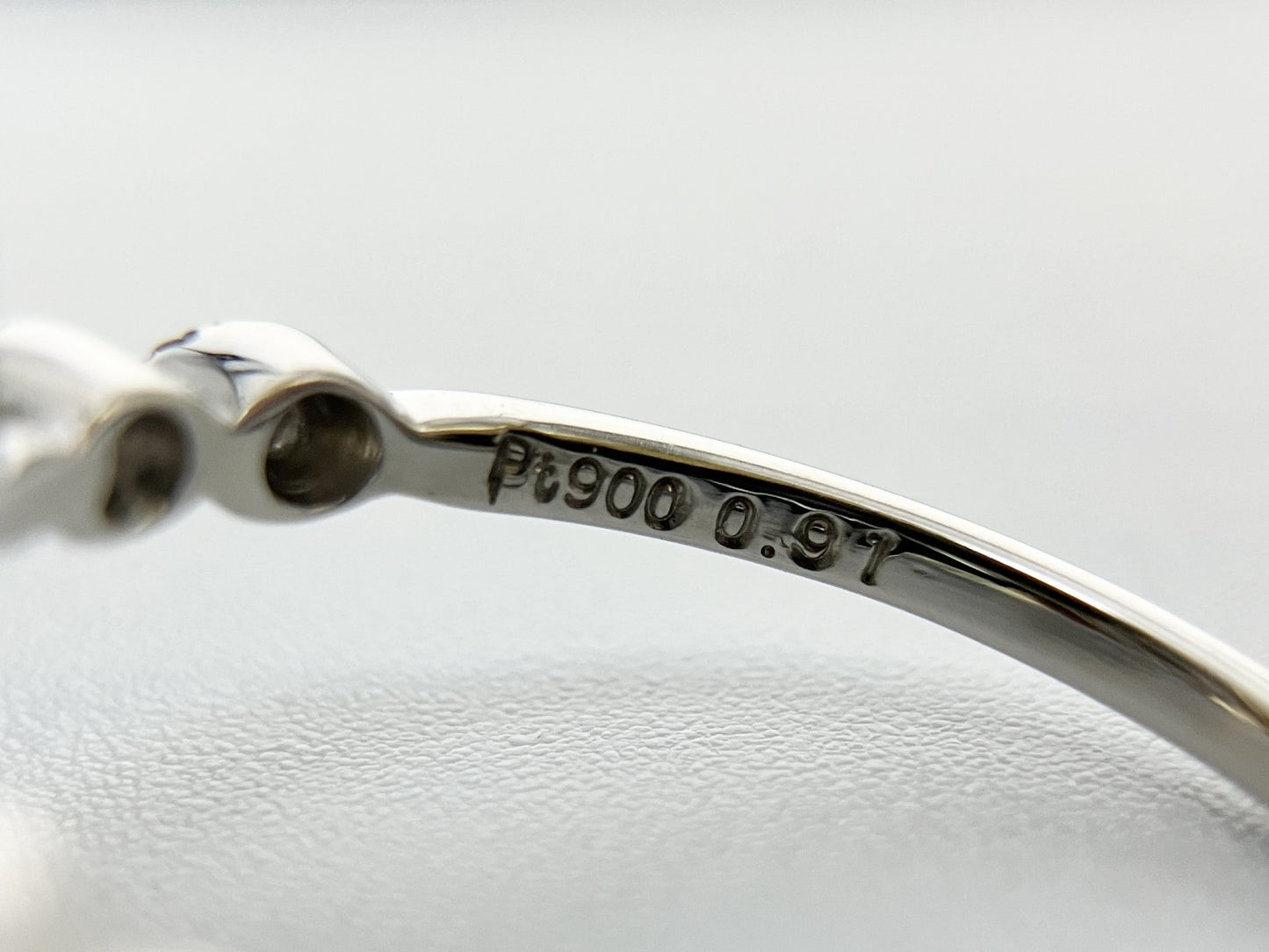 アレキサンドライト 0.91ct GIA鑑別書 D0.31ct PT900 4.3g 指輪 （JP14号） サイズ直し無料 4787S