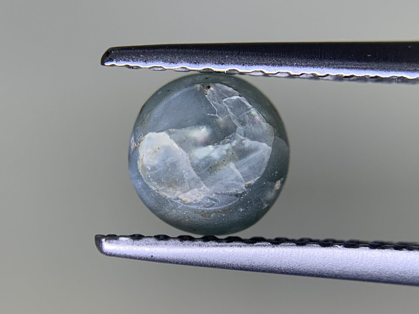 アレキサンドライトキャッツアイ 1.190ct  中央宝石ソーティング付き  5.7㎜×5.8㎜×3.4㎜  ルース（ 裸石 ） 3400Y