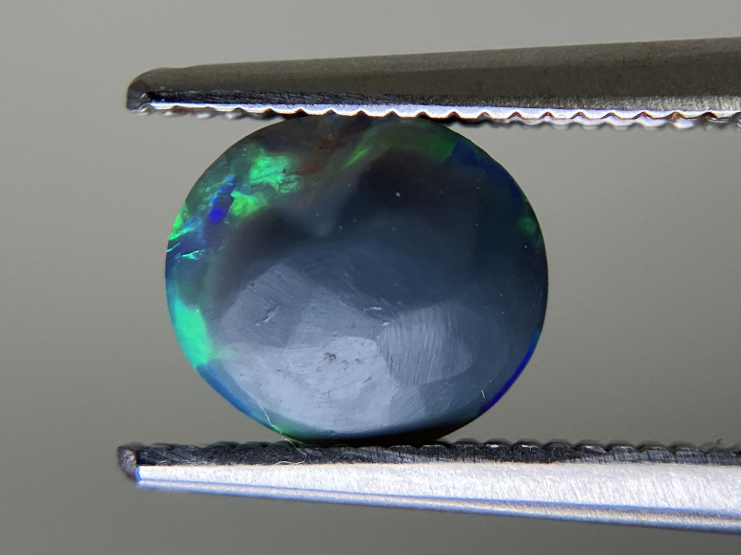 ブラックオパール  天然  1.311ct  中央宝石ソーティング付き  7.5㎜×6.6㎜×4.7㎜   ルース（ 裸石 ） 4843YY