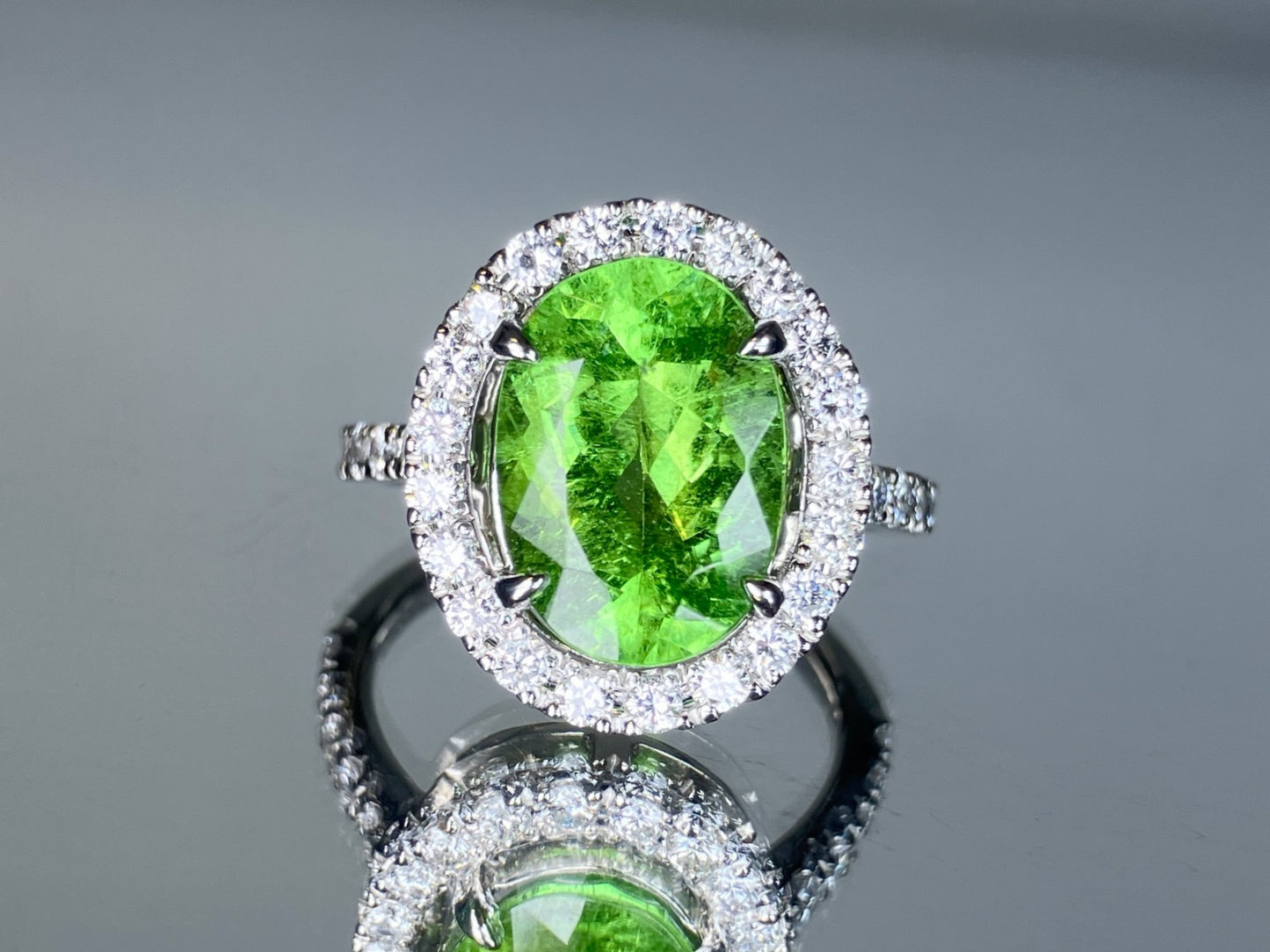 パライバトルマリン 4.40ct GIA鑑別書 D0.85ct PT900 7.4g 指輪 （JP13号） サイズ直し無料 7640S