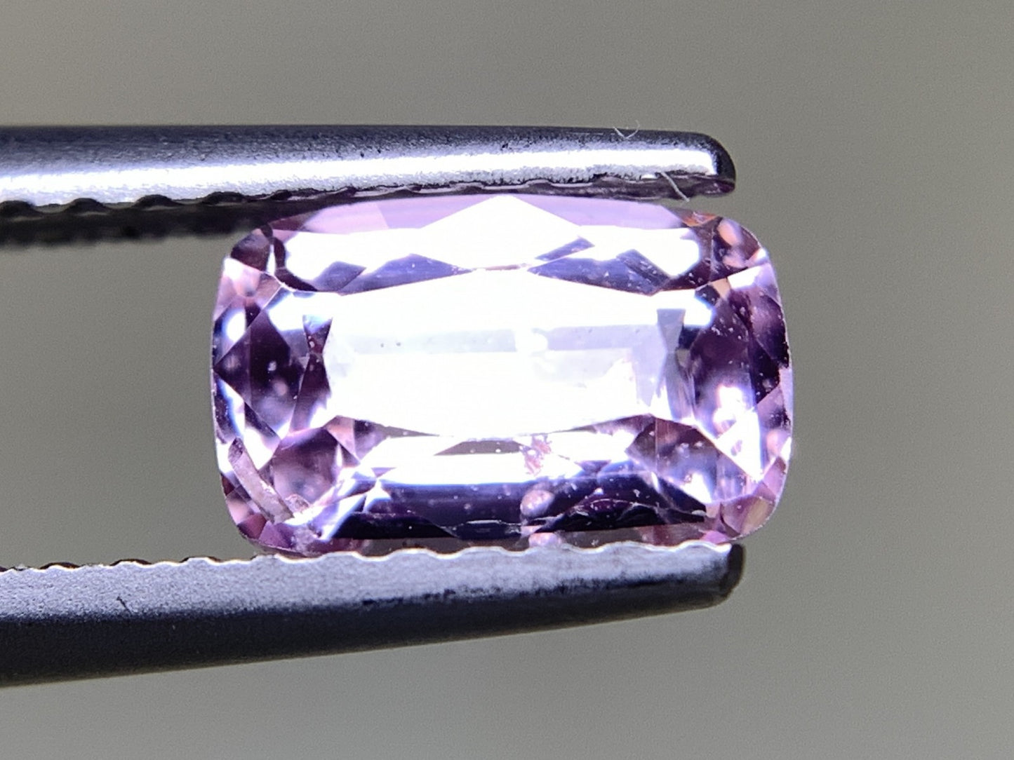 ピンクサファイア  1.096ct  中央宝石ソーティング付き  7.15㎜×4.69㎜×3.38㎜  ルース（ 裸石 ） 2939Y