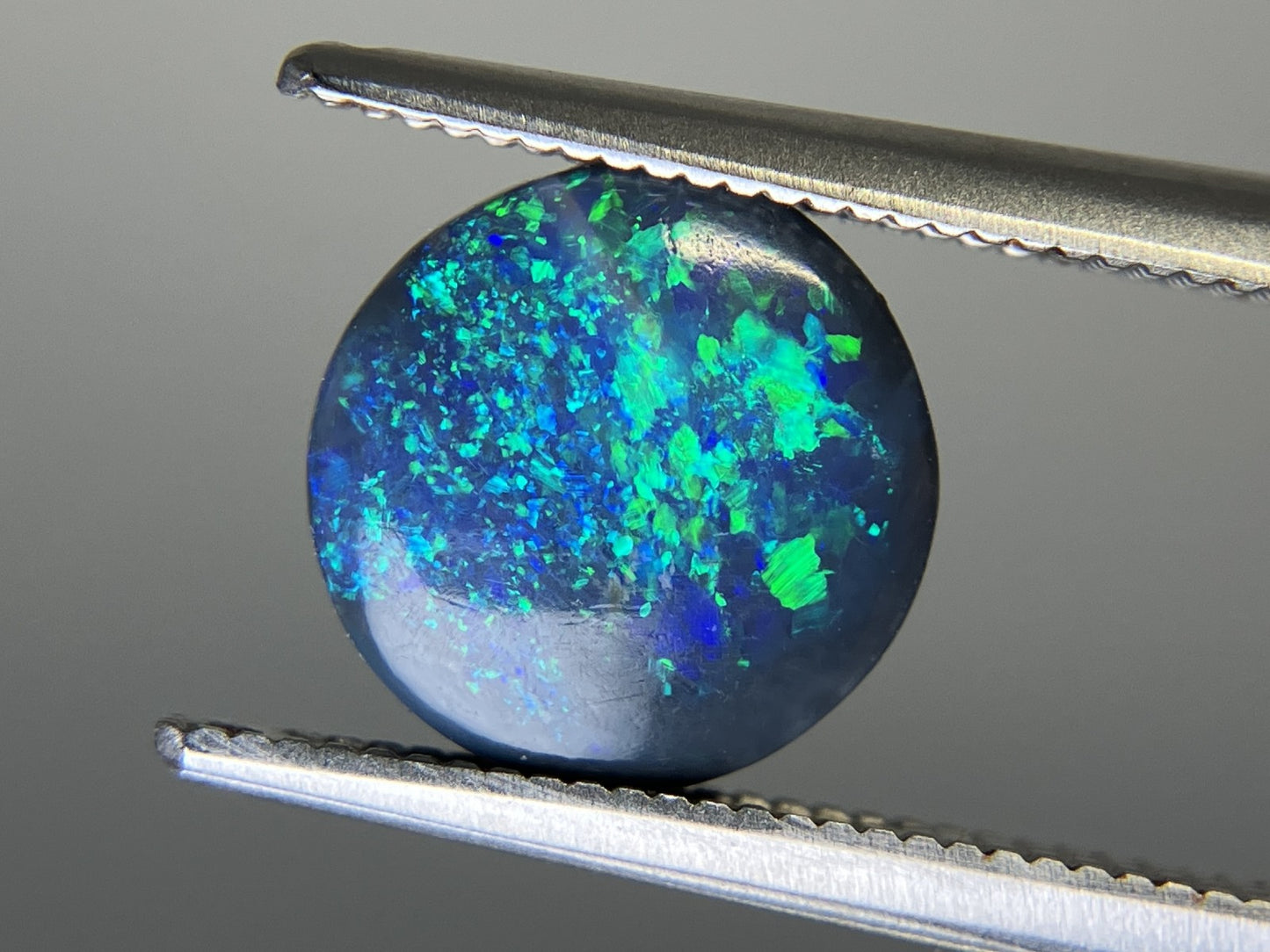 ブラックオパール  天然  1.418ct  中央宝石ソーティング付き  9.2㎜×9.0㎜×2.6㎜   天然 ルース（ 裸石 ） 5009YY