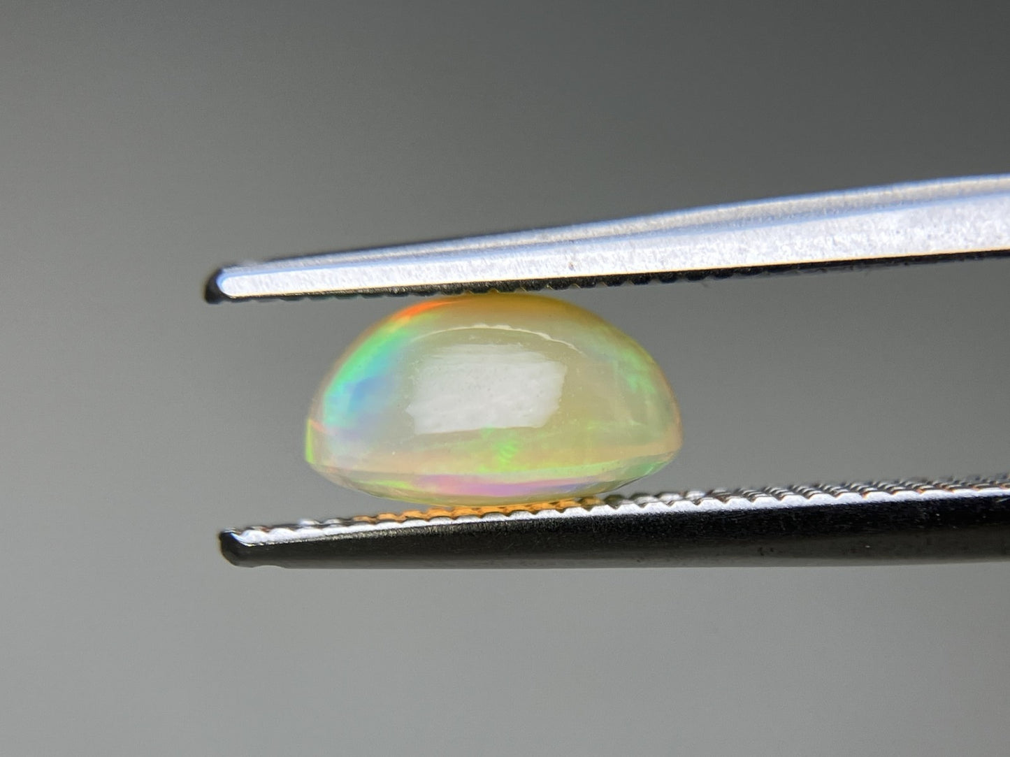 ファイアオパール 天然 1.445ct 宝石ソーティング付き 8.8㎜×6.9㎜×4.8㎜ ラッピング無料 ルース（ 裸石 ） 5175YY
