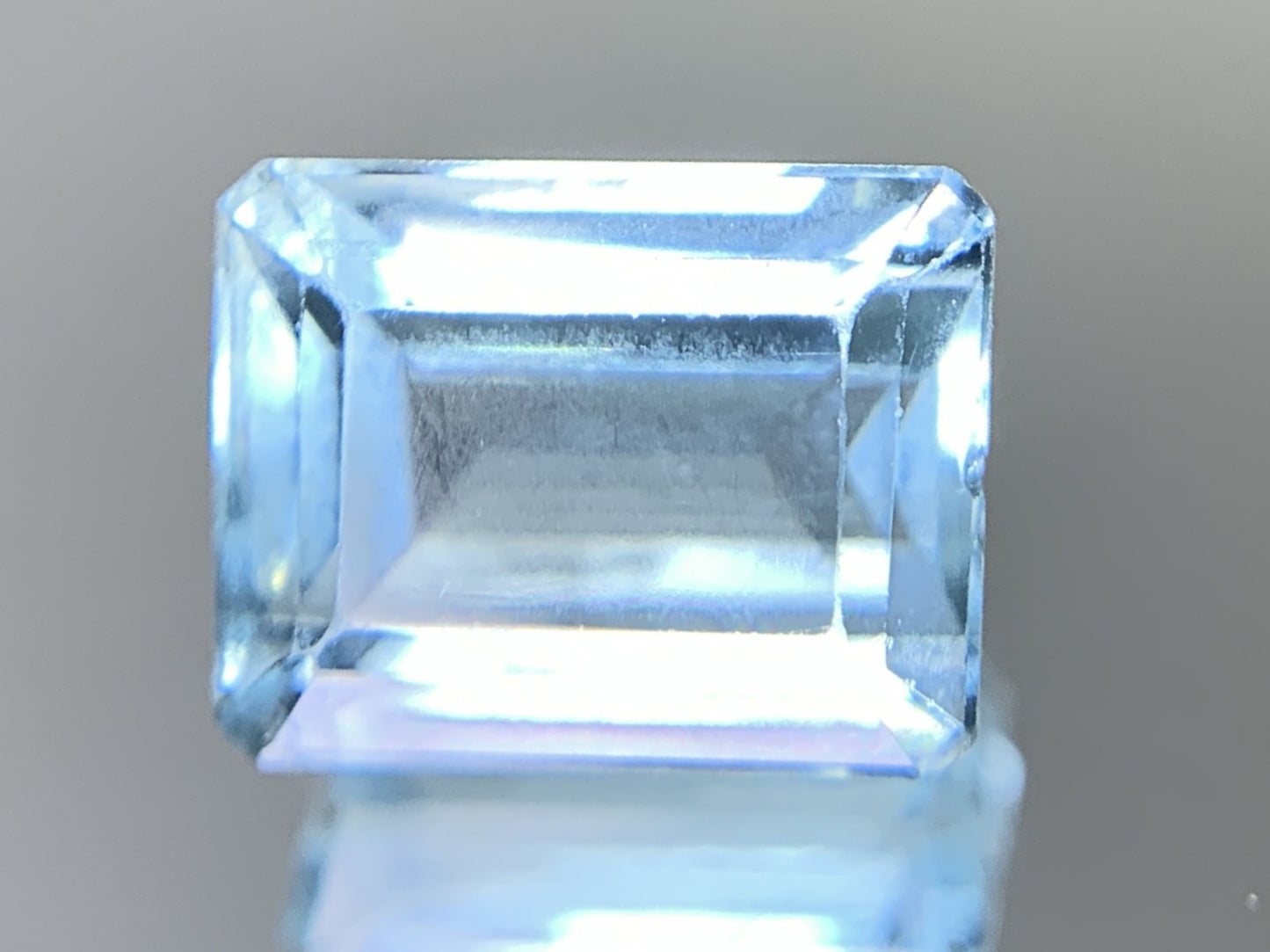アクアマリン 天然  4.085ct  宝石ソーティング付き  10.0㎜×7.7㎜×6.1㎜ ルース（ 裸石 ）  6320Y