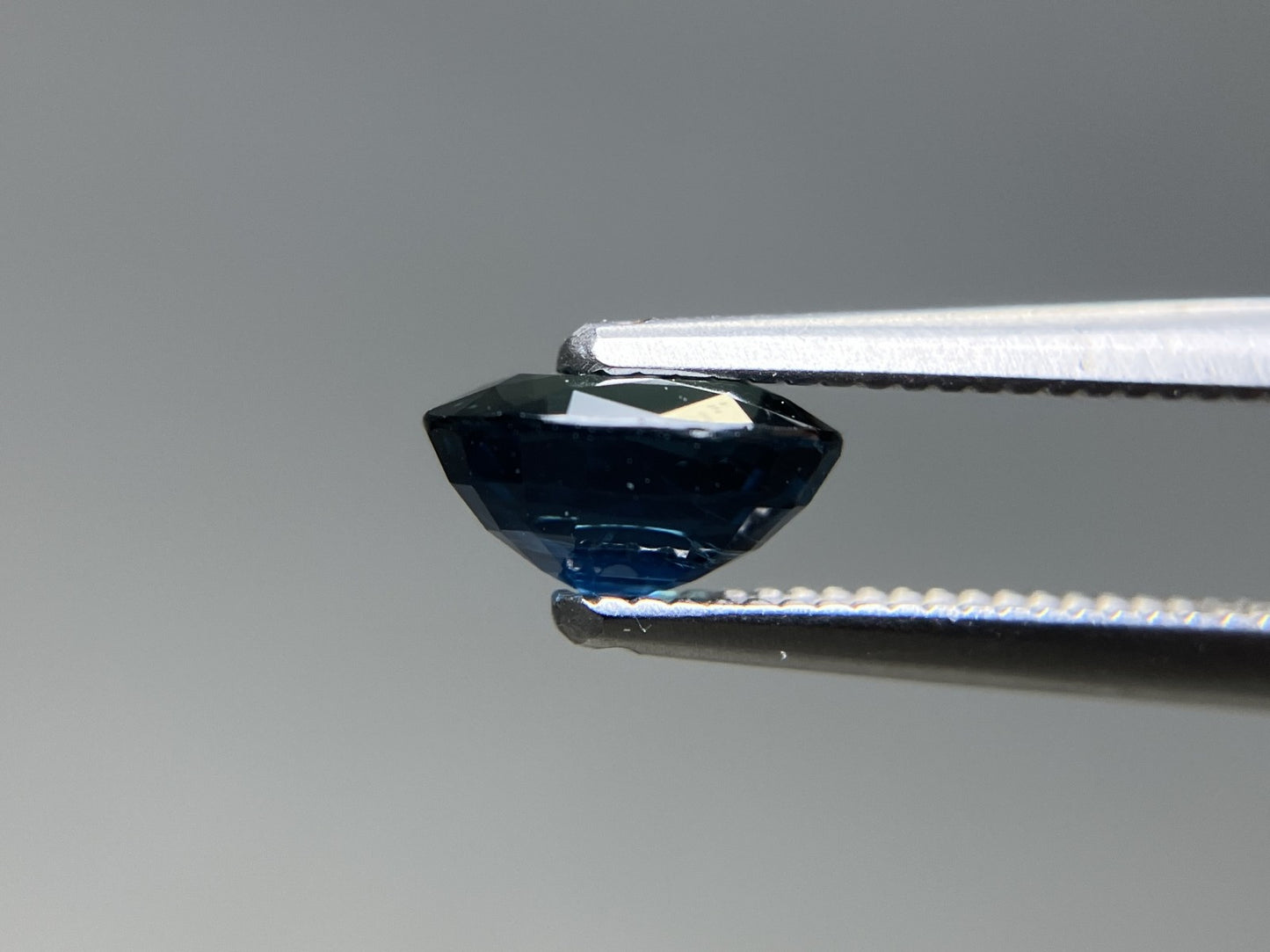 サファイア 天然 1.177ct 宝石ソーティング付き 6.7㎜×5.1㎜×3.3㎜ ルース（ 裸石 ） 8049YY