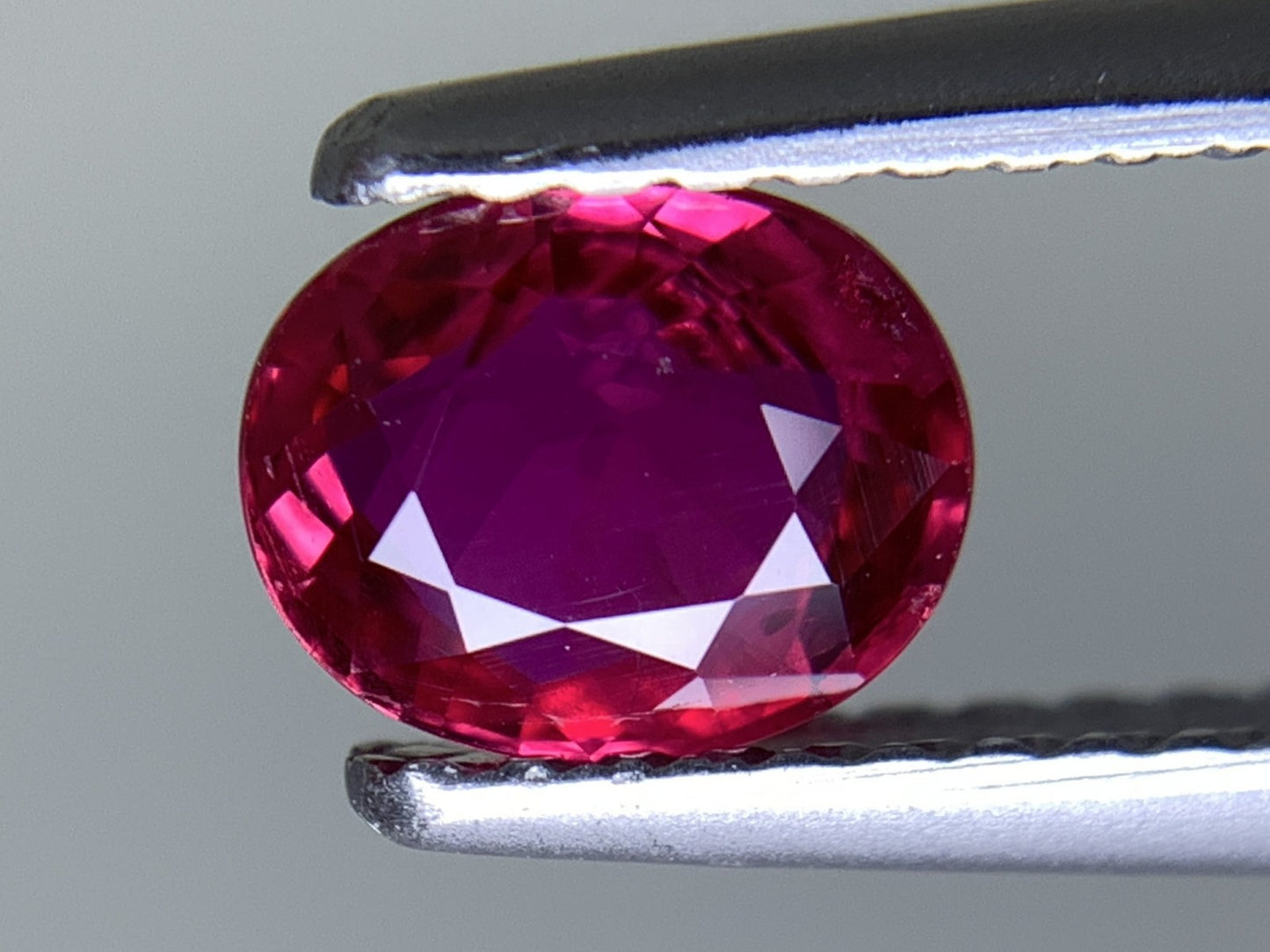 ルビー 天然 0.857ct 中央宝石ソーティング付き 6.15㎜×5.05㎜×2.83㎜ ルース（ 裸石 ） 6999Y