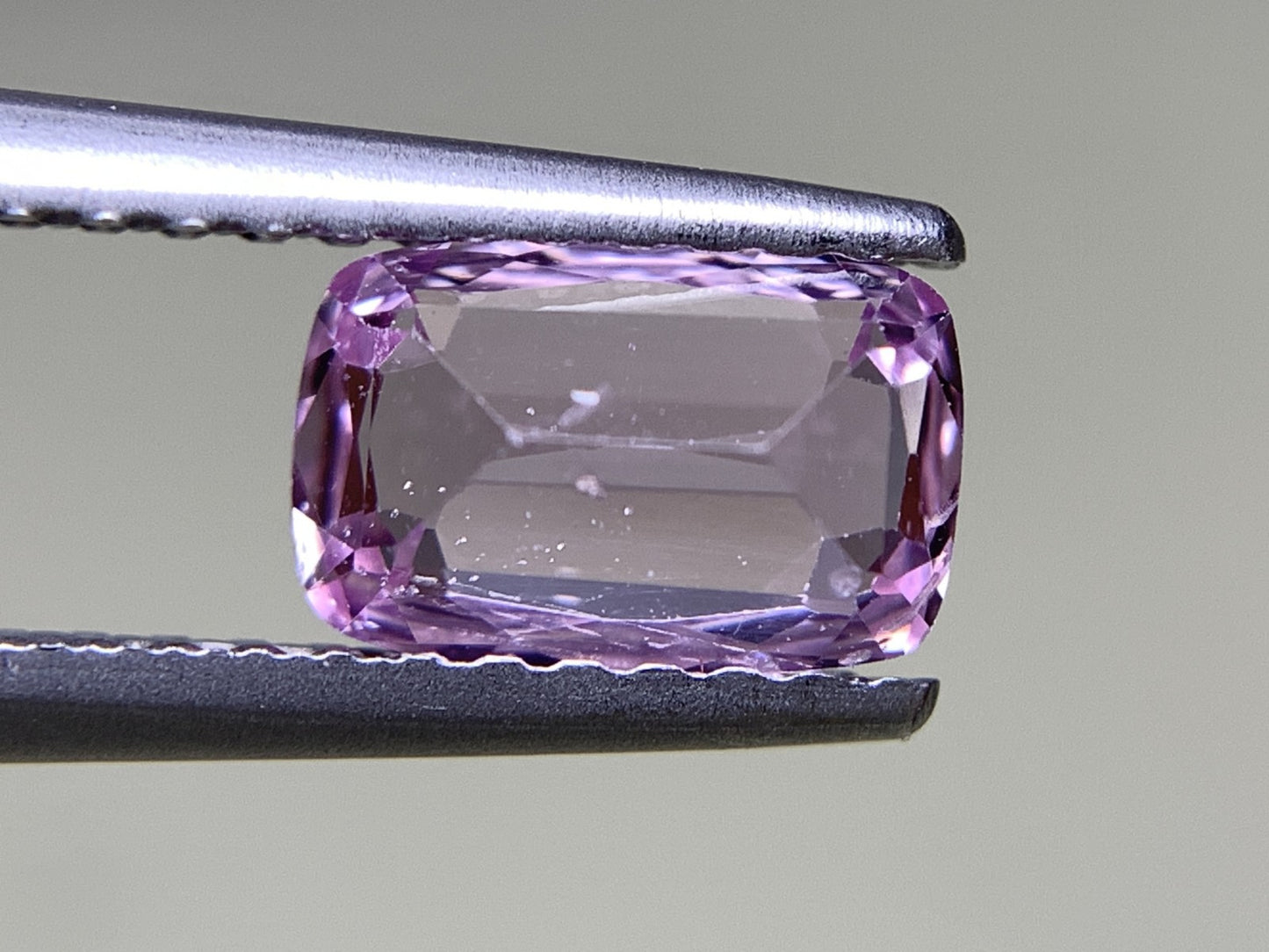 ピンクサファイア  1.096ct  中央宝石ソーティング付き  7.15㎜×4.69㎜×3.38㎜  ルース（ 裸石 ） 2939Y
