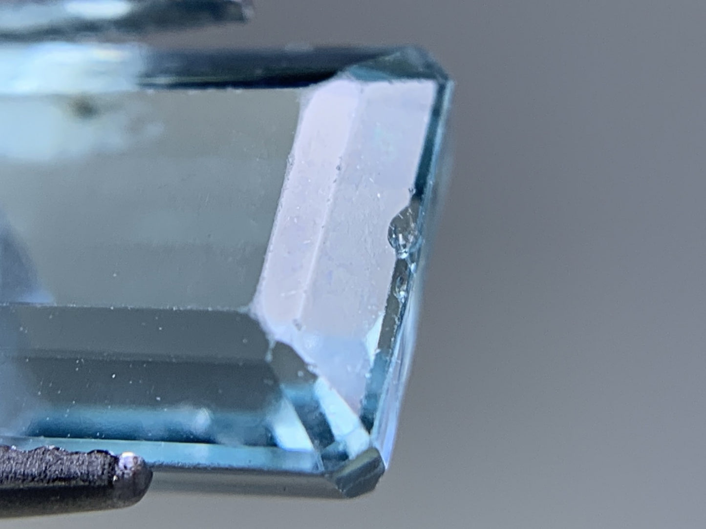 アクアマリン 天然  4.085ct  宝石ソーティング付き  10.0㎜×7.7㎜×6.1㎜ ルース（ 裸石 ）  6320Y