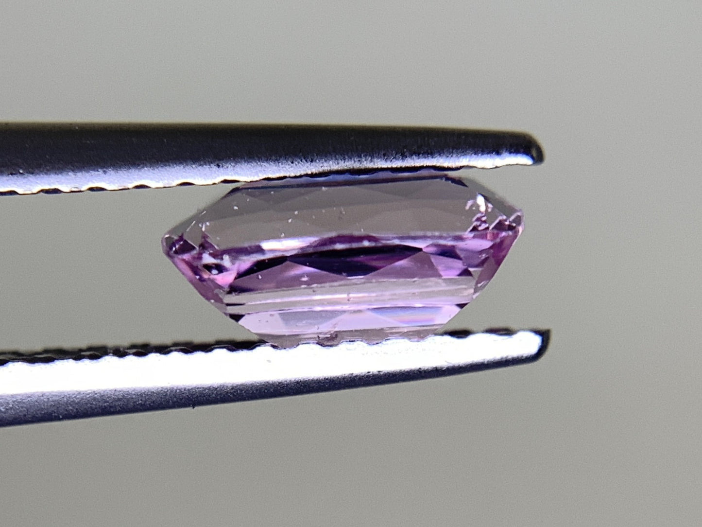 ピンクサファイア  1.096ct  中央宝石ソーティング付き  7.15㎜×4.69㎜×3.38㎜  ルース（ 裸石 ） 2939Y