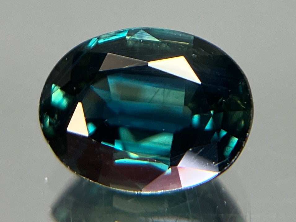 サファイア 天然 1.628ct 宝石ソーティング付き 8.0㎜×6.2㎜×3.3㎜ ルース（ 裸石 ） 8050YY