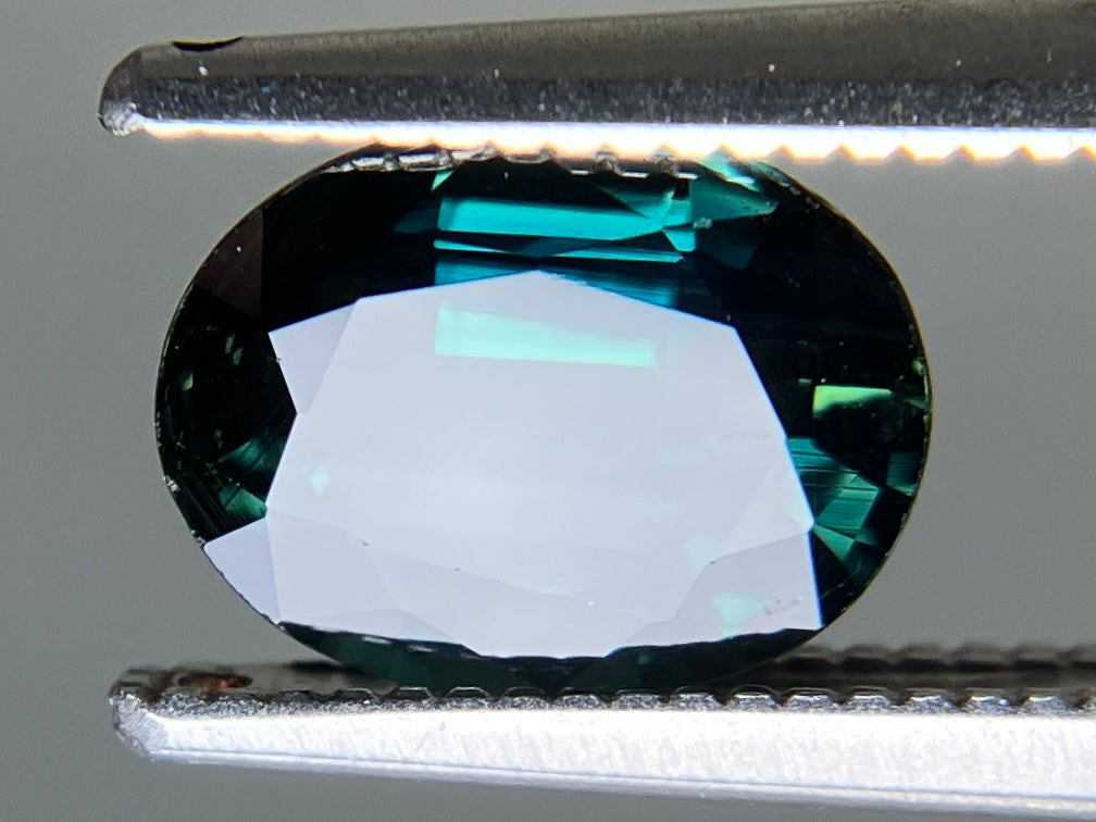 サファイア 天然 1.628ct 宝石ソーティング付き 8.0㎜×6.2㎜×3.3㎜ ルース（ 裸石 ） 8050YY