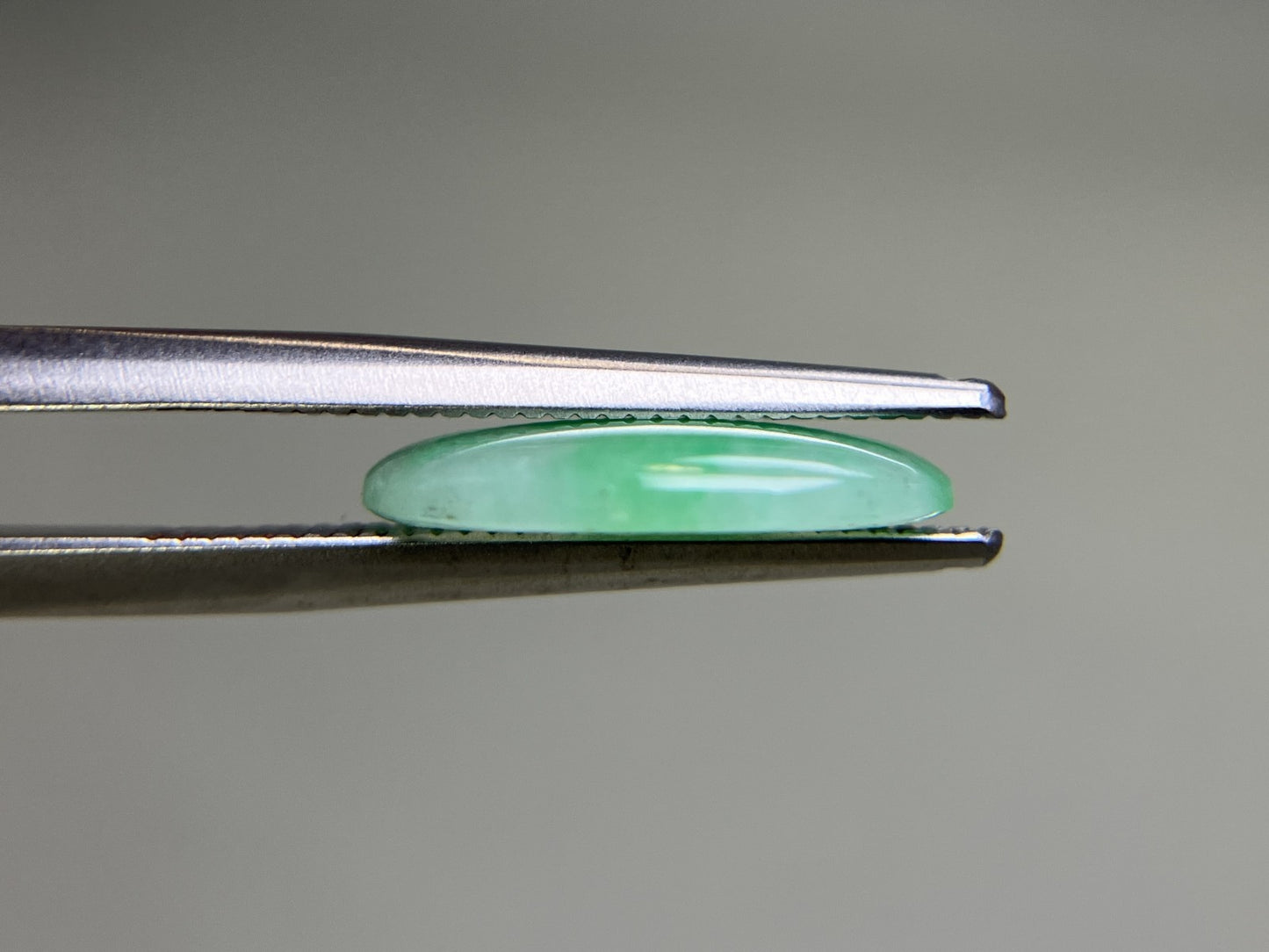 ヒスイ 翡翠 天然 3.055ct 宝石ソーティング付き 13.0㎜×9.6㎜×2.2㎜ 天然 ルース（ 裸石 ） 5030YY