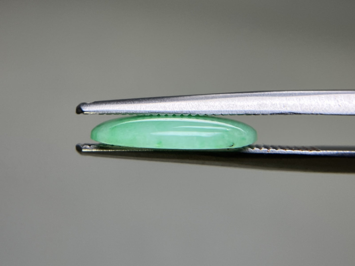 ヒスイ 翡翠 天然 3.055ct 宝石ソーティング付き 13.0㎜×9.6㎜×2.2㎜ 天然 ルース（ 裸石 ） 5030YY