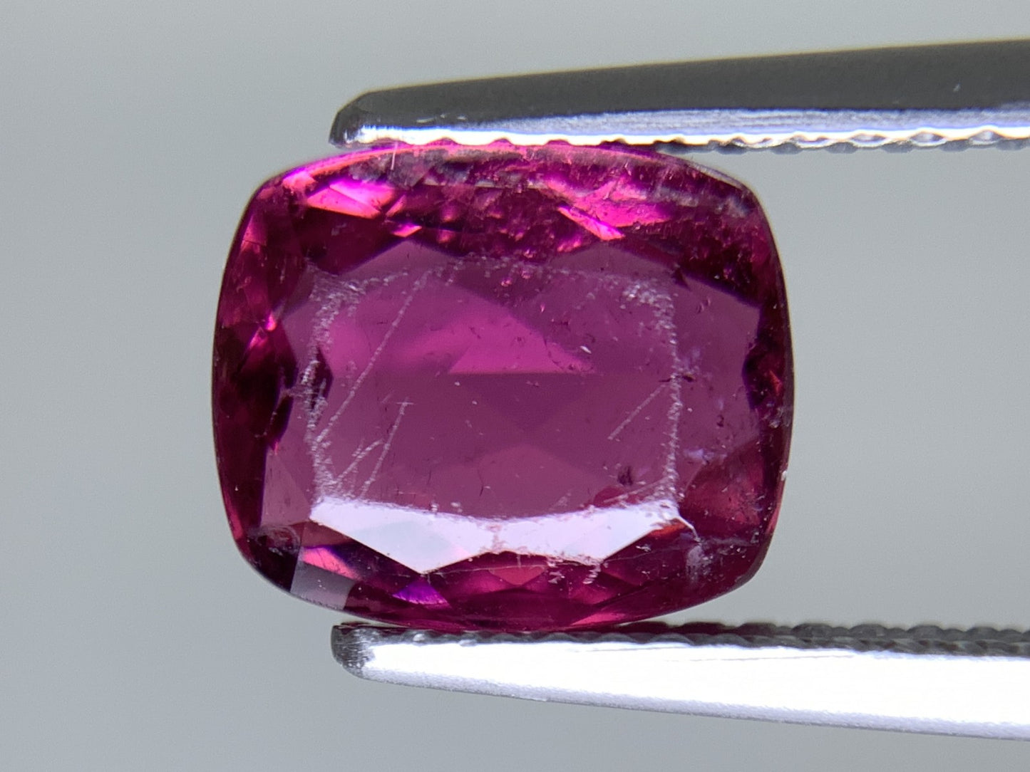 ピンクトルマリン 天然 2.672ct 宝石ソーティング付き 9.2㎜×7.8㎜×4.2㎜ ルース（ 裸石 ） 7046Y