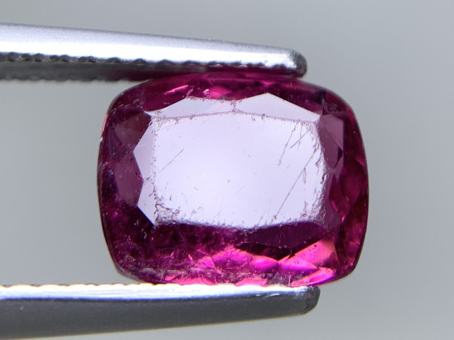 ピンクトルマリン 天然 2.672ct 宝石ソーティング付き 9.2㎜×7.8㎜×4.2㎜ ルース（ 裸石 ） 7046Y