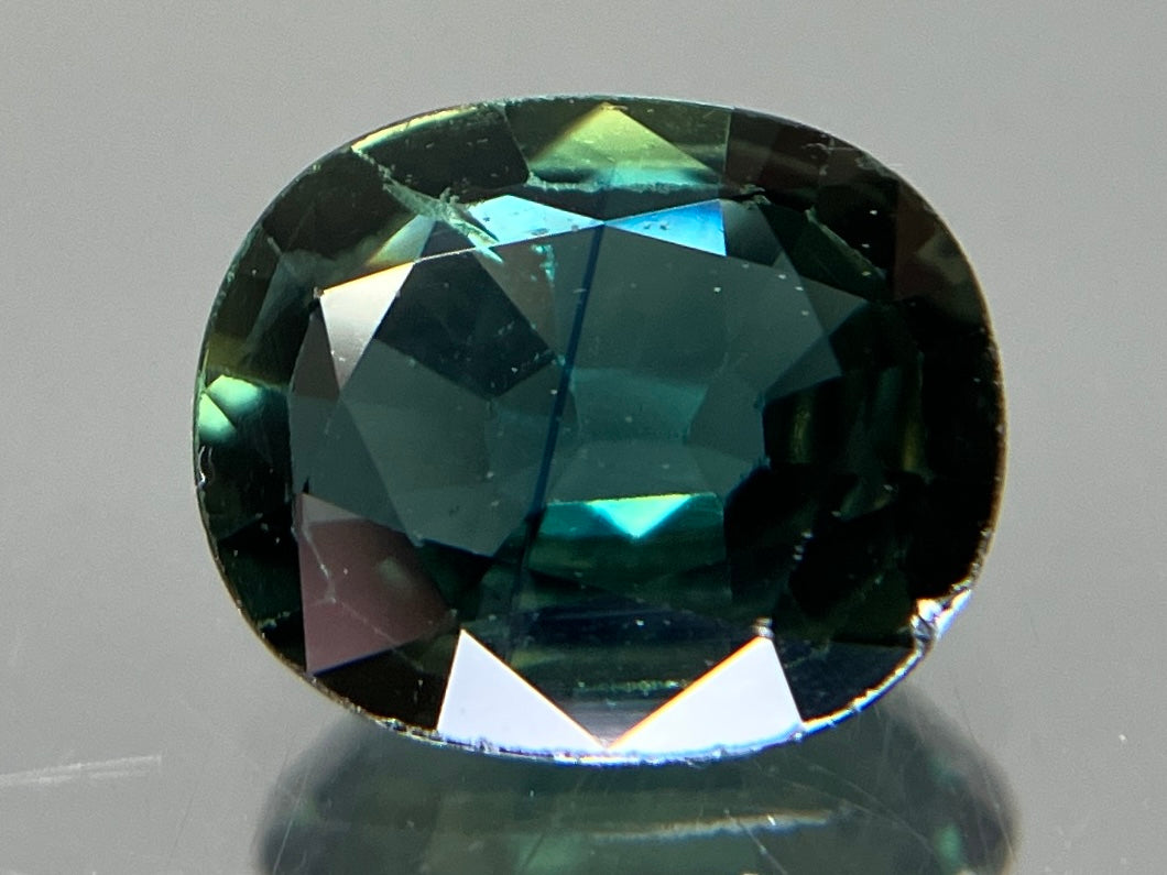 サファイア 天然 1.637ct 宝石ソーティング付き 8.1㎜×6.8㎜×3.1㎜ ルース（ 裸石 ） 8046YY