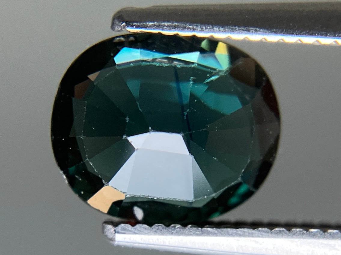 サファイア 天然 1.637ct 宝石ソーティング付き 8.1㎜×6.8㎜×3.1㎜ ルース（ 裸石 ） 8046YY