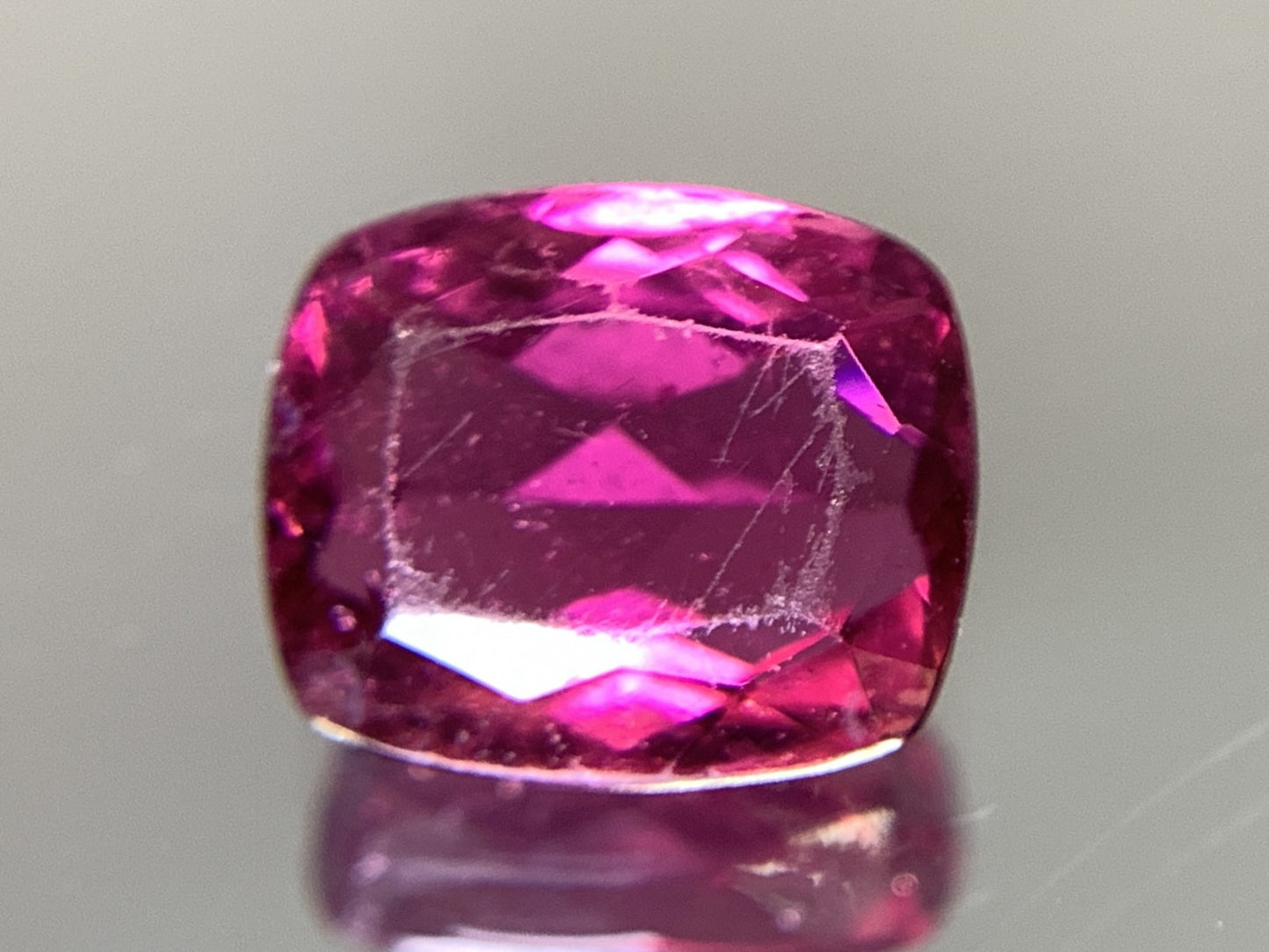 ピンクトルマリン 天然 2.672ct 宝石ソーティング付き 9.2㎜×7.8㎜×4.2㎜ ルース（ 裸石 ） 7046Y