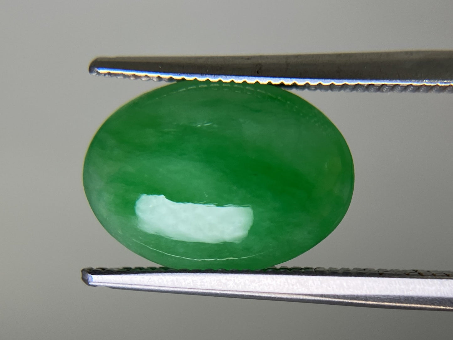 ヒスイ 翡翠 天然 4.950ct 宝石ソーティング付き 13.2㎜×9.7㎜×4.6㎜ 天然 ルース（ 裸石 ） 5024YY