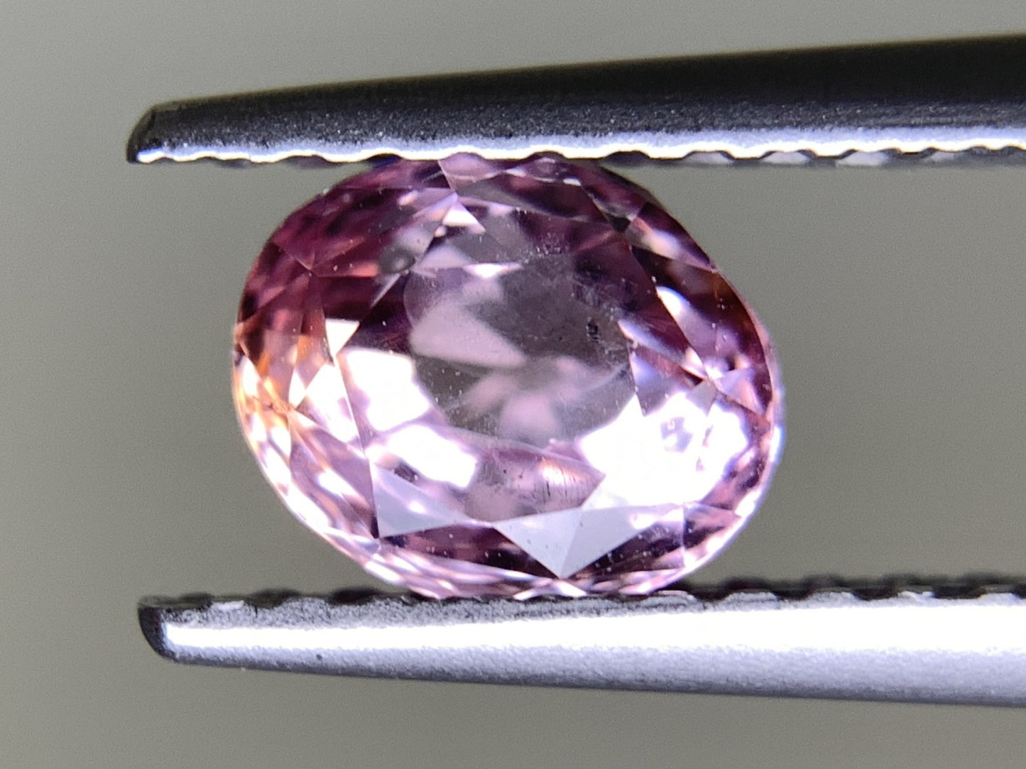 サファイア  1.160ct  中央宝石ソーティング付き  6.03㎜×4.99㎜×4.24㎜  ルース（ 裸石 ） 3211Y