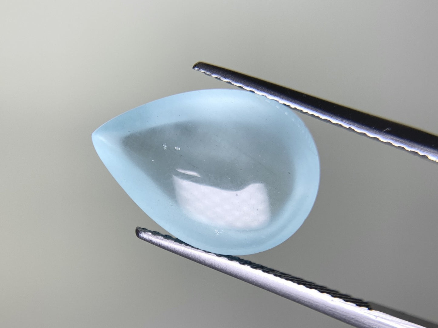 アクアマリン 天然 9.176ct 中央宝石ソーティング付き 16.0㎜×11.5㎜×7.8㎜ ルース（ 裸石 ） 8237Y