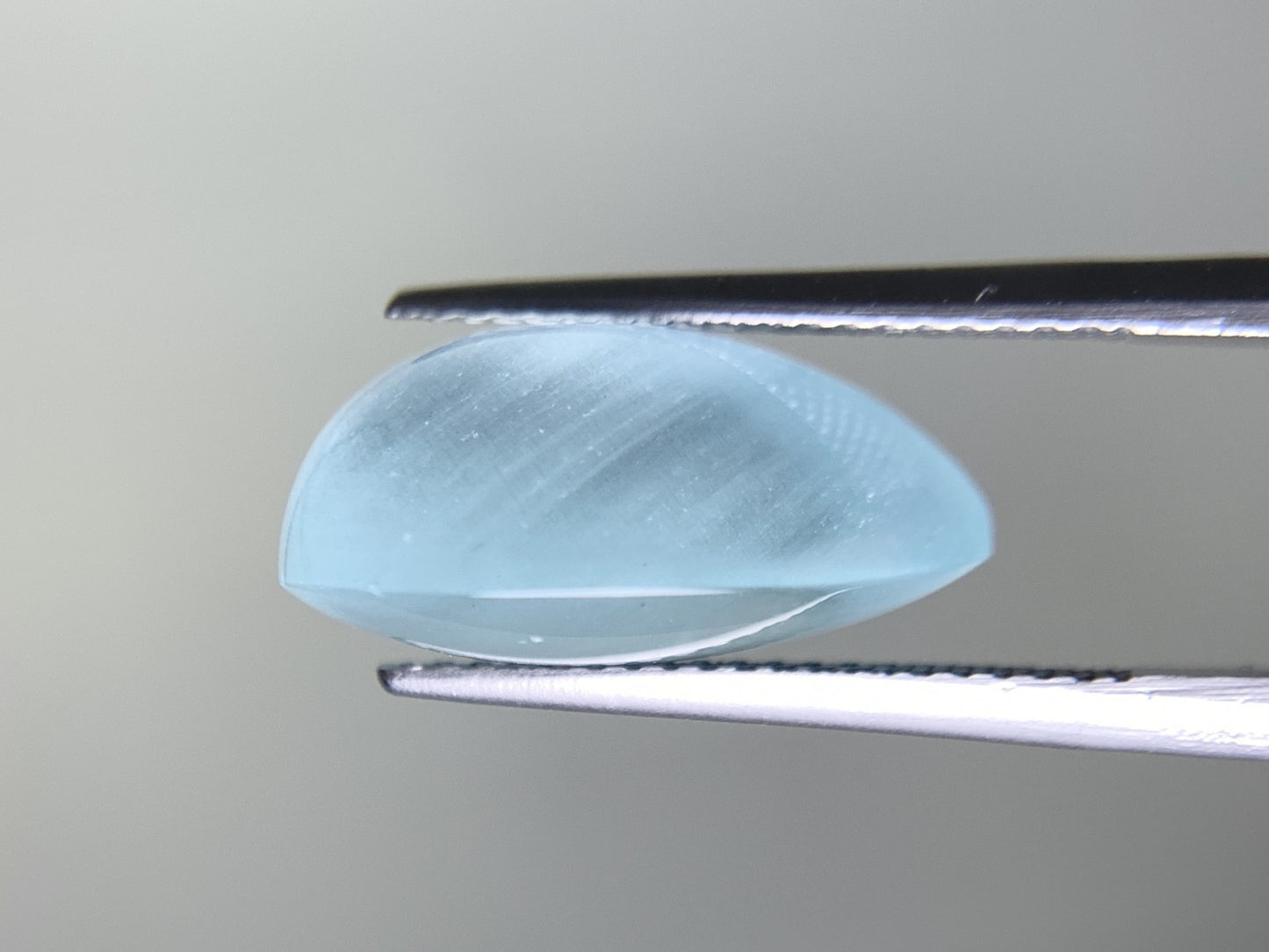 アクアマリン 天然 9.176ct 中央宝石ソーティング付き 16.0㎜×11.5㎜×7.8㎜ ルース（ 裸石 ） 8237Y