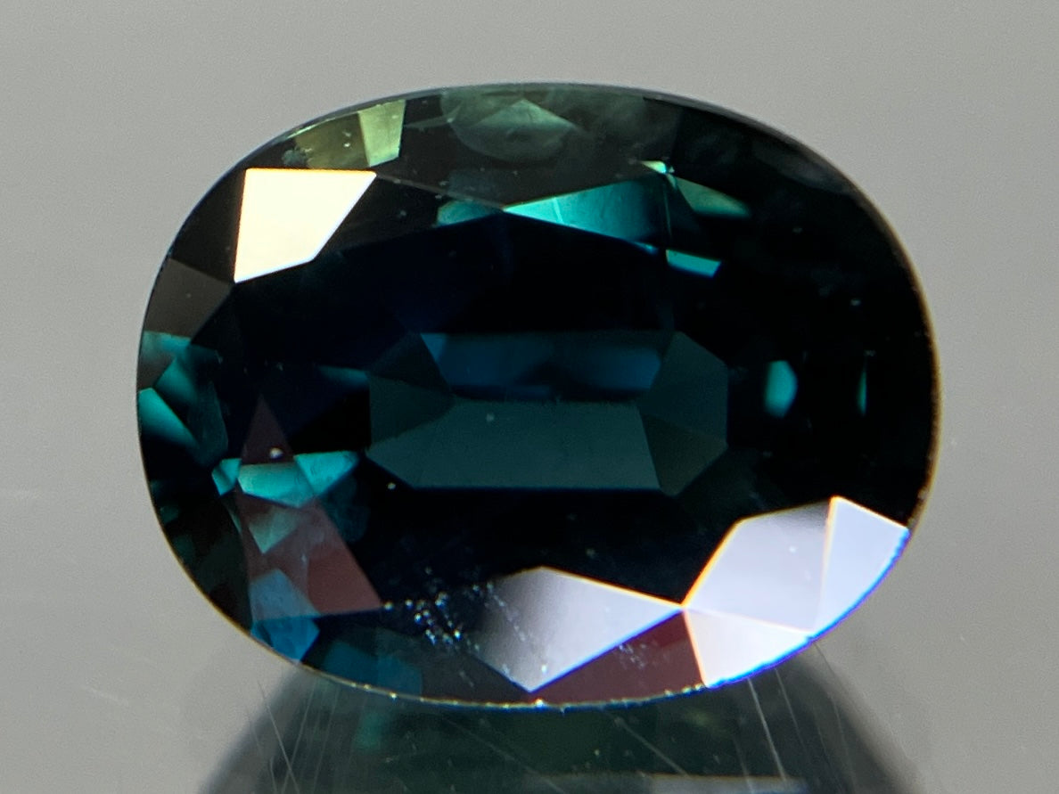 サファイア 天然 2.501ct 宝石ソーティング付き 9.0㎜×7.0㎜×4.1㎜ ルース（ 裸石 ） 8048YY