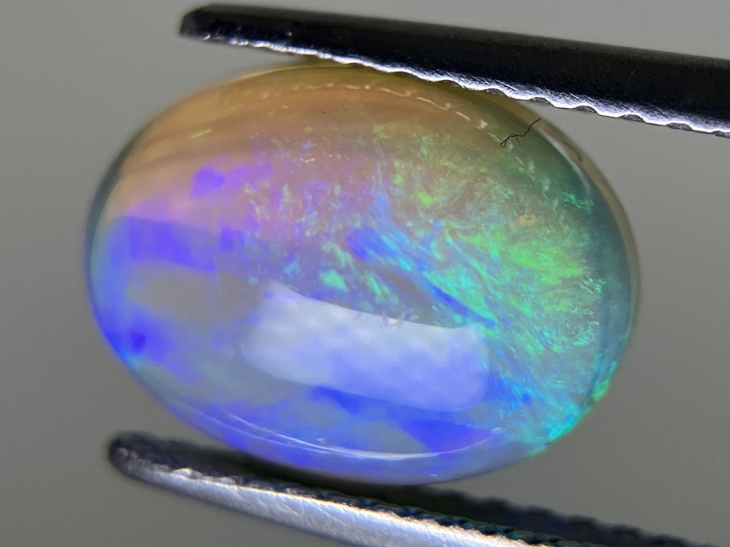 オパール 2.171ct 宝石ソーティング付き 8.1㎜×10.9㎜×4.7㎜ ルース（ 裸石 ） 3502YY
