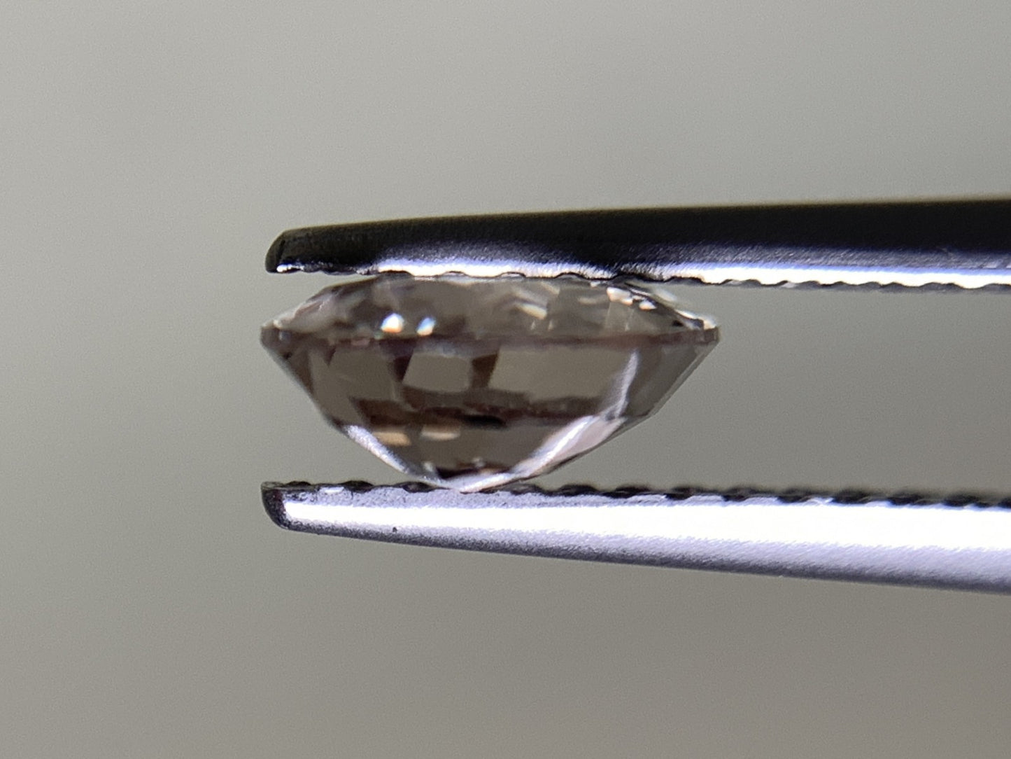サファイア 1.776ct 中央宝石ソーティング付き 8.89㎜×6.67㎜×3.17㎜ ルース（ 裸石 ） 2931Y