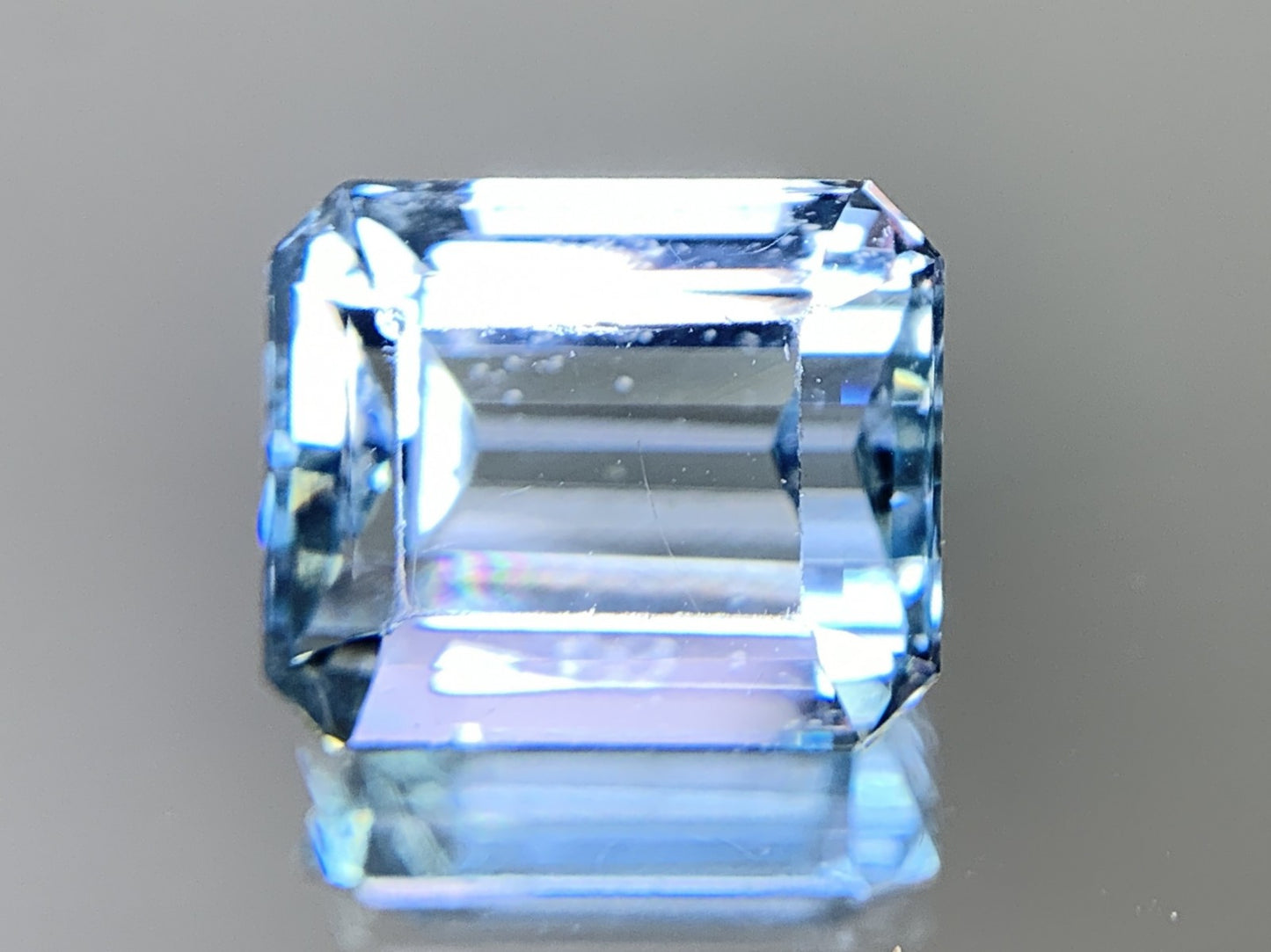 アクアマリン 天然 3.923ct 宝石ソーティング付き 10.0㎜×8.5㎜×5.9㎜ ルース（ 裸石 ） 6321Y