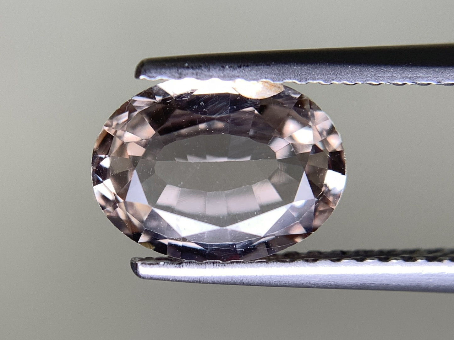 サファイア 1.776ct 中央宝石ソーティング付き 8.89㎜×6.67㎜×3.17㎜ ルース（ 裸石 ） 2931Y