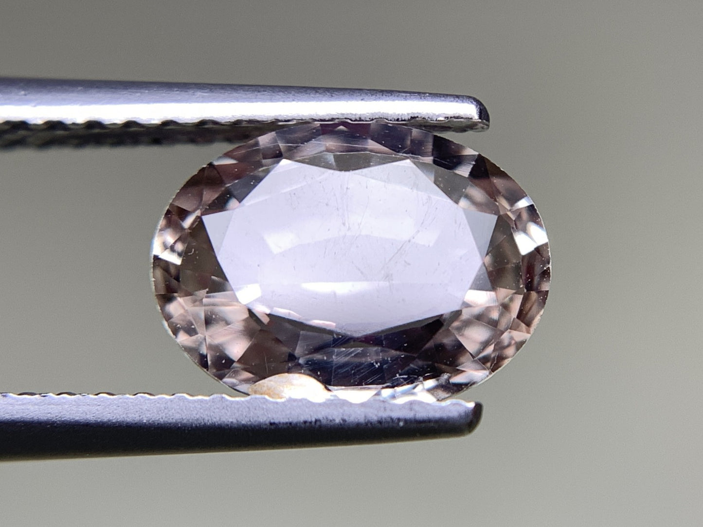 サファイア 1.776ct 中央宝石ソーティング付き 8.89㎜×6.67㎜×3.17㎜ ルース（ 裸石 ） 2931Y