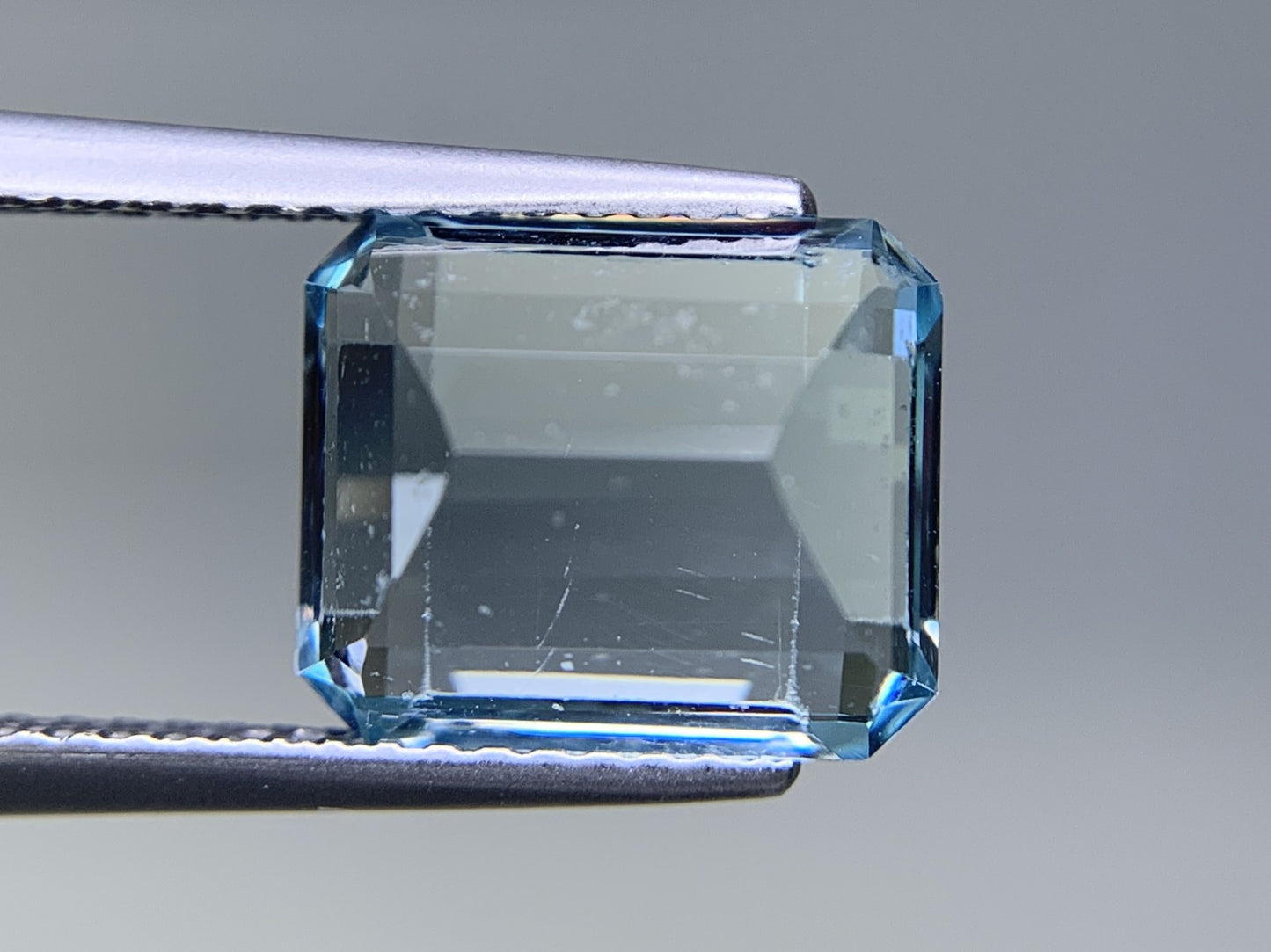 アクアマリン 天然 3.923ct 宝石ソーティング付き 10.0㎜×8.5㎜×5.9㎜ ルース（ 裸石 ） 6321Y