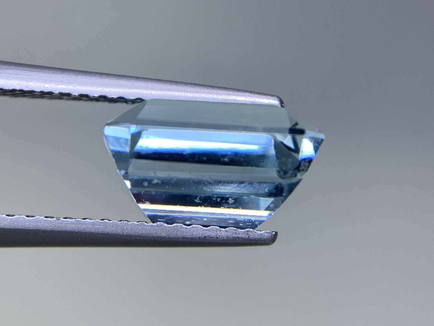 アクアマリン 天然 3.923ct 宝石ソーティング付き 10.0㎜×8.5㎜×5.9㎜ ルース（ 裸石 ） 6321Y