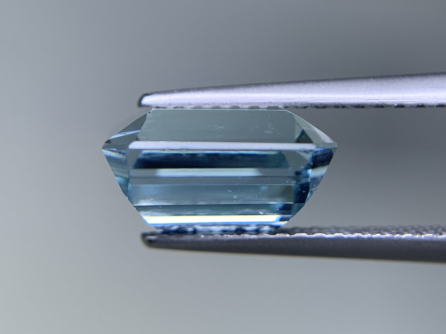 アクアマリン 天然 3.923ct 宝石ソーティング付き 10.0㎜×8.5㎜×5.9㎜ ルース（ 裸石 ） 6321Y