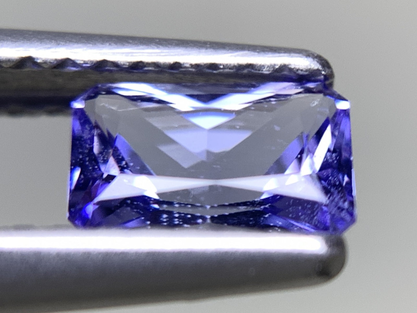 タンザナイト 天然 0.582ct 宝石ソーティング付き 6.0㎜×4.0㎜×2.9㎜ ルース（ 裸石 ） 7048Y