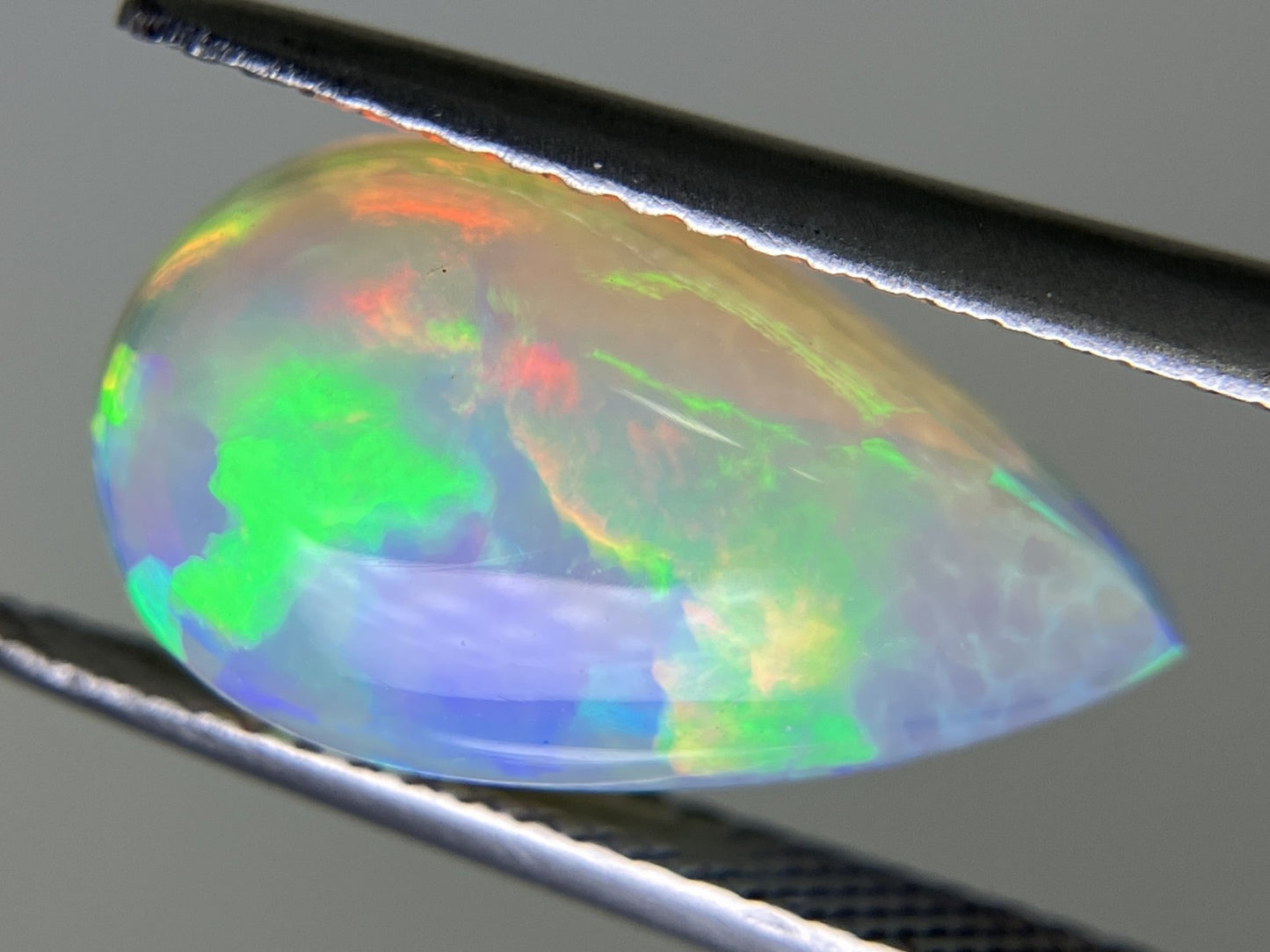ハニカムオパール 3.770ct 宝石ソーティン他グ付き 8.8㎜×15.7㎜×5.5㎜ ルース（ 裸石 ） 3592YY