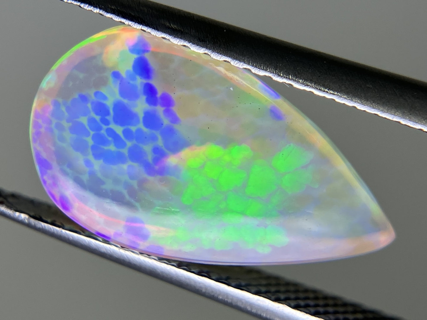 ハニカムオパール 3.770ct 宝石ソーティン他グ付き 8.8㎜×15.7㎜×5.5㎜ ルース（ 裸石 ） 3592YY