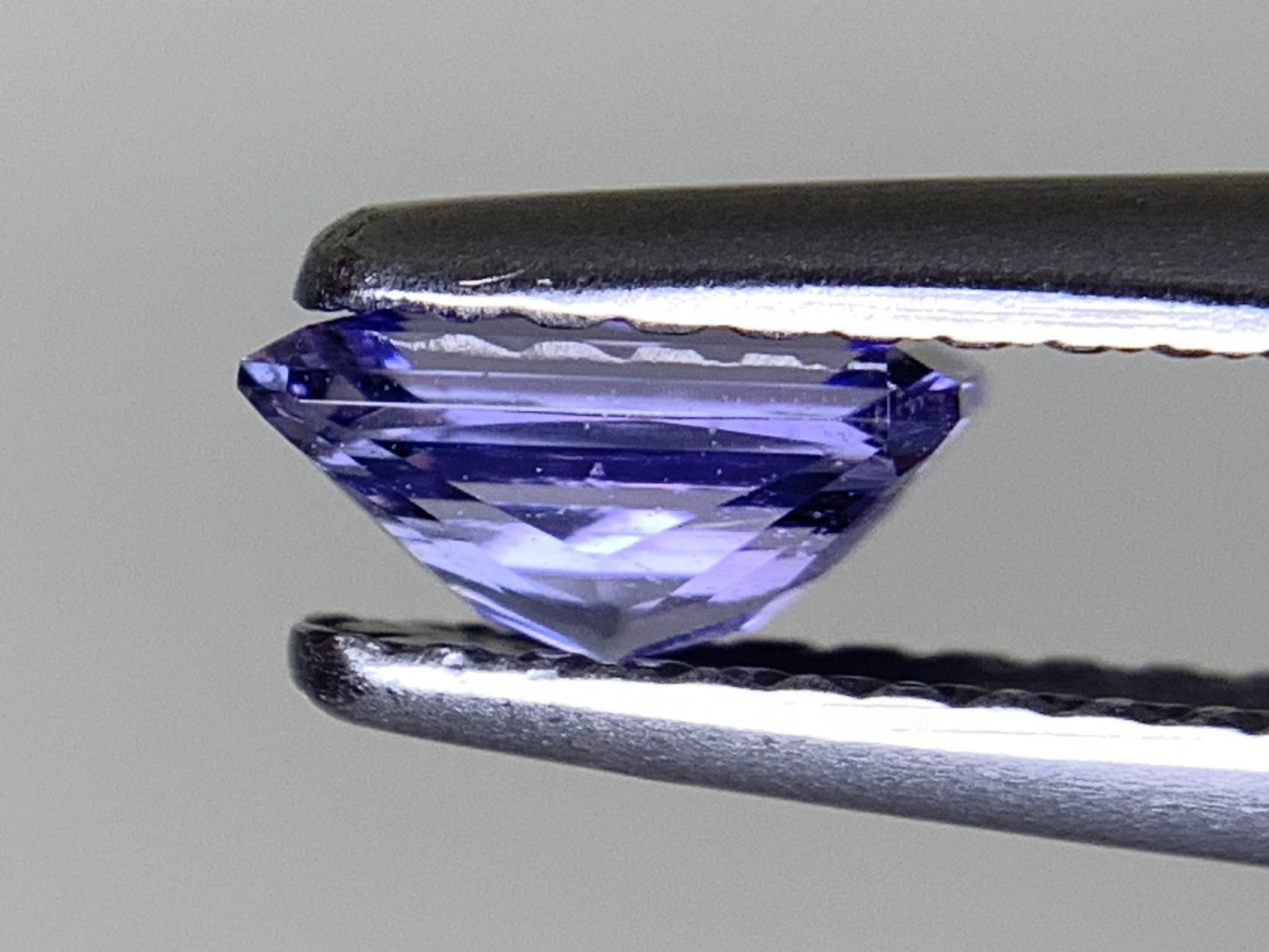 タンザナイト 天然 0.582ct 宝石ソーティング付き 6.0㎜×4.0㎜×2.9㎜ ルース（ 裸石 ） 7048Y