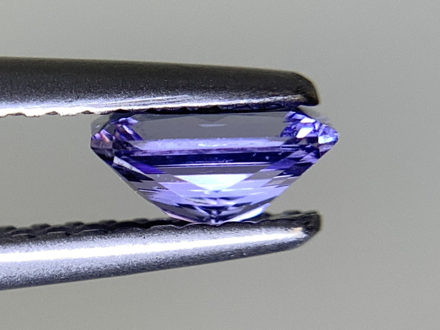 タンザナイト 天然 0.582ct 宝石ソーティング付き 6.0㎜×4.0㎜×2.9㎜ ルース（ 裸石 ） 7048Y