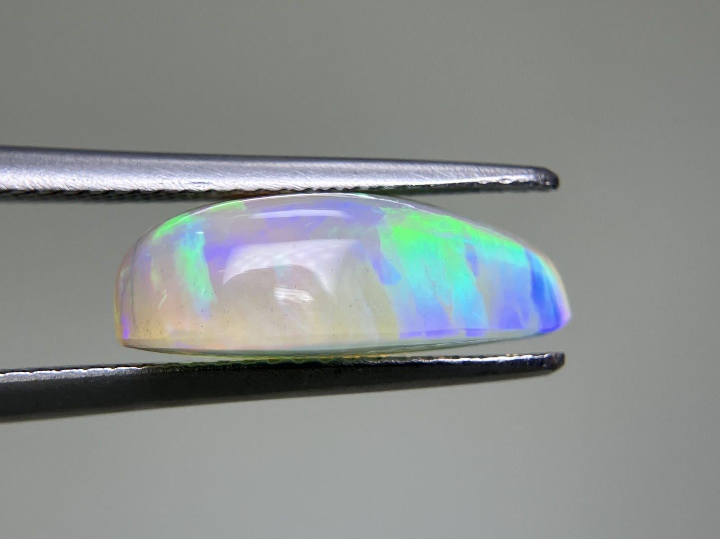 ハニカムオパール 3.770ct 宝石ソーティン他グ付き 8.8㎜×15.7㎜×5.5㎜ ルース（ 裸石 ） 3592YY