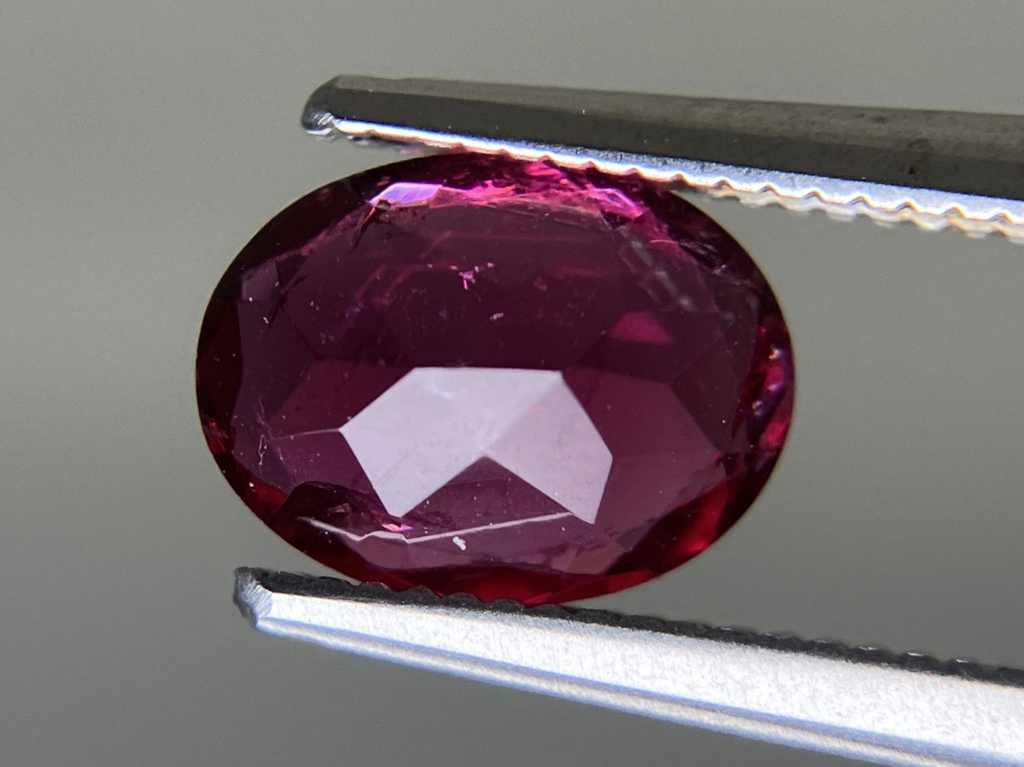 トルマリン （ルベライト） 天然  1.268ct  宝石ソーティング付き  8.0㎜×6.1㎜×3.5㎜  ラッピング無料  ルース（ 裸石 ）  5200YY