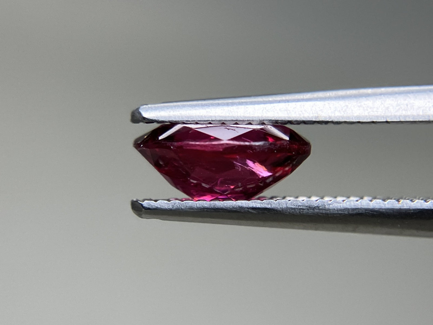 トルマリン （ルベライト） 天然  1.268ct  宝石ソーティング付き  8.0㎜×6.1㎜×3.5㎜  ラッピング無料  ルース（ 裸石 ）  5200YY
