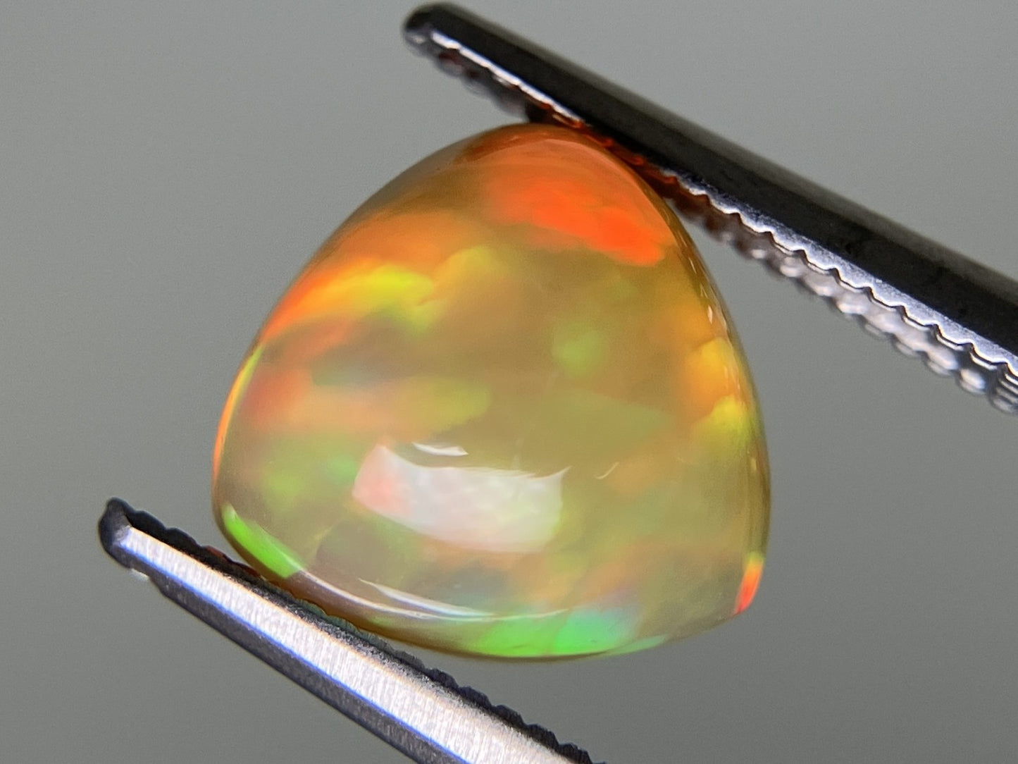 オパール 2.065ct 宝石ソーティング付き 9.0㎜×9.1㎜×5.0㎜ ルース（ 裸石 ） 3500YY