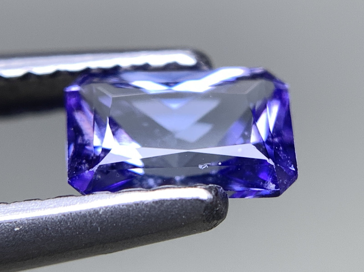 タンザナイト 天然 0.572ct 宝石ソーティング付き 6.0㎜×3.9㎜×2.9㎜ ルース（ 裸石 ） 7049Y