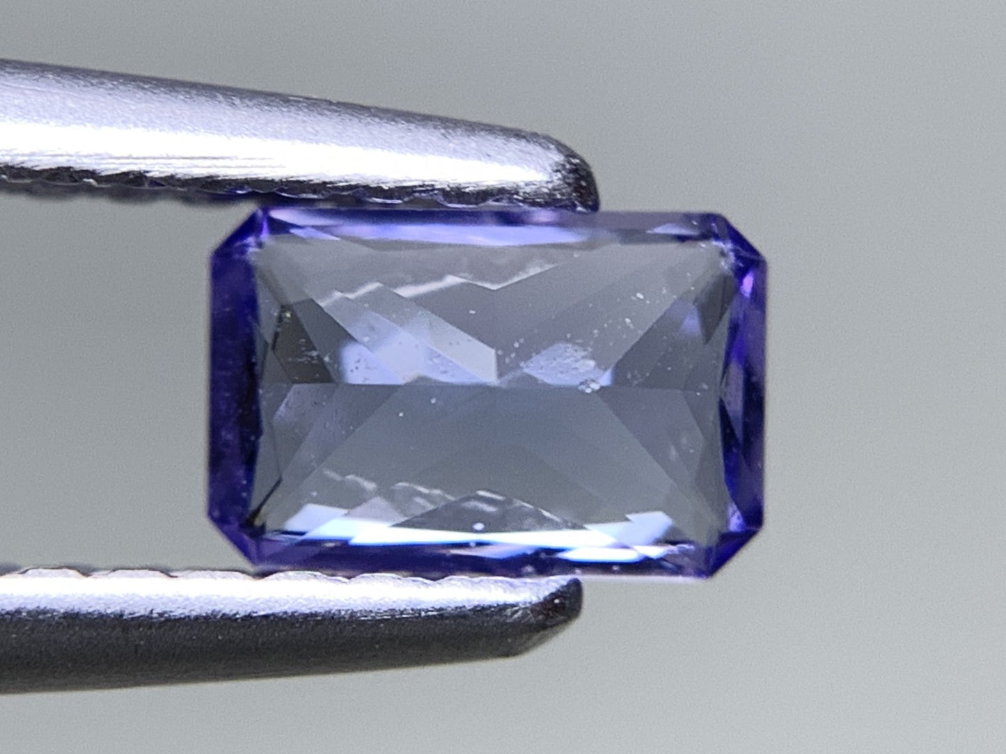 タンザナイト 天然 0.572ct 宝石ソーティング付き 6.0㎜×3.9㎜×2.9㎜ ルース（ 裸石 ） 7049Y