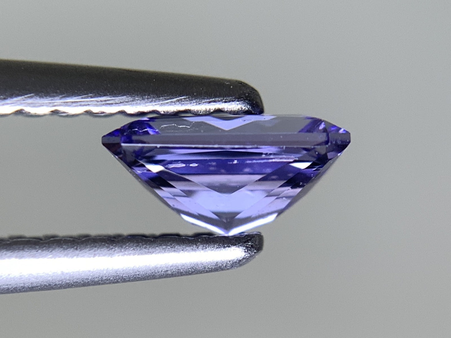 タンザナイト 天然 0.572ct 宝石ソーティング付き 6.0㎜×3.9㎜×2.9㎜ ルース（ 裸石 ） 7049Y