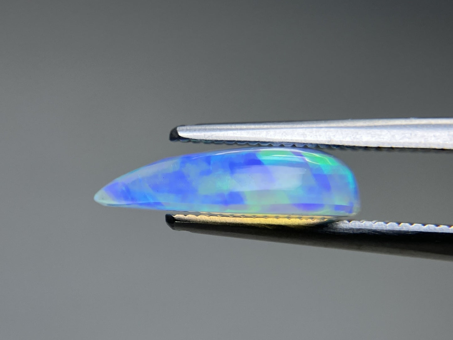 オパール 天然  2.253ct  宝石ソーティング付き  14.0㎜×9.5㎜×3.6㎜  ラッピング無料  ルース（ 裸石 ）  5163YY